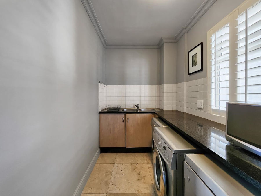 2 Bedroom Property for Sale in Mouille Point Western Cape